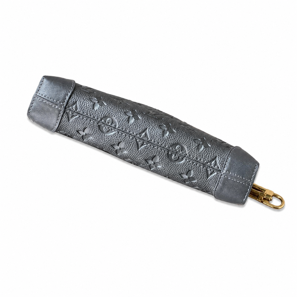 Louis Vuitton Boulogne — Gris Giant Empreinte, Diagonal Zip & LV Circle Zipper Pull
