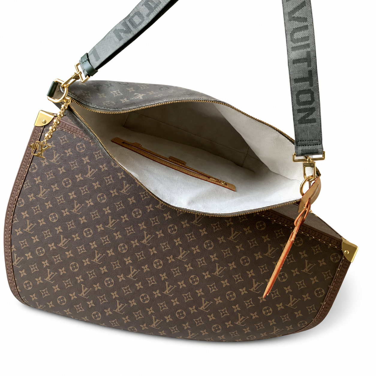 Louis Vuitton Monogram Heritage Grand Tote Bag