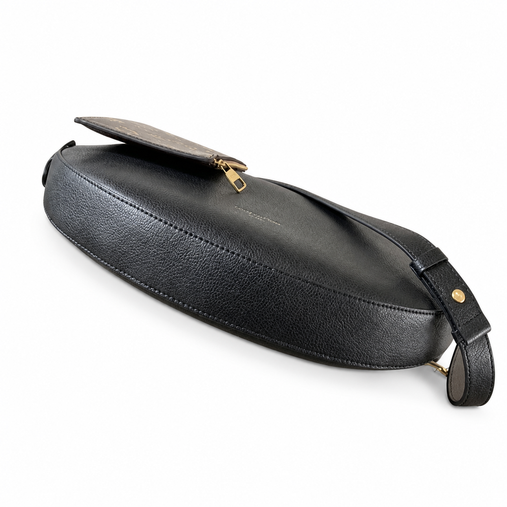 Damier Ebène Envelope Shoulder Bag — Large Flat-Profile Canvas Bag with Tonal Check Pattern and Understated Graphic Presence