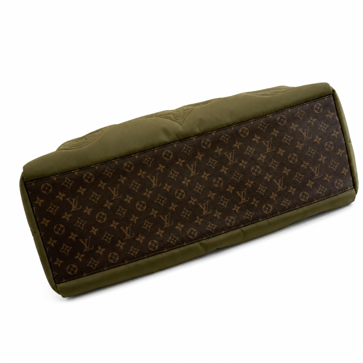 Louis Vuitton Onthego GM — Pillow Quilted Nylon in Khaki