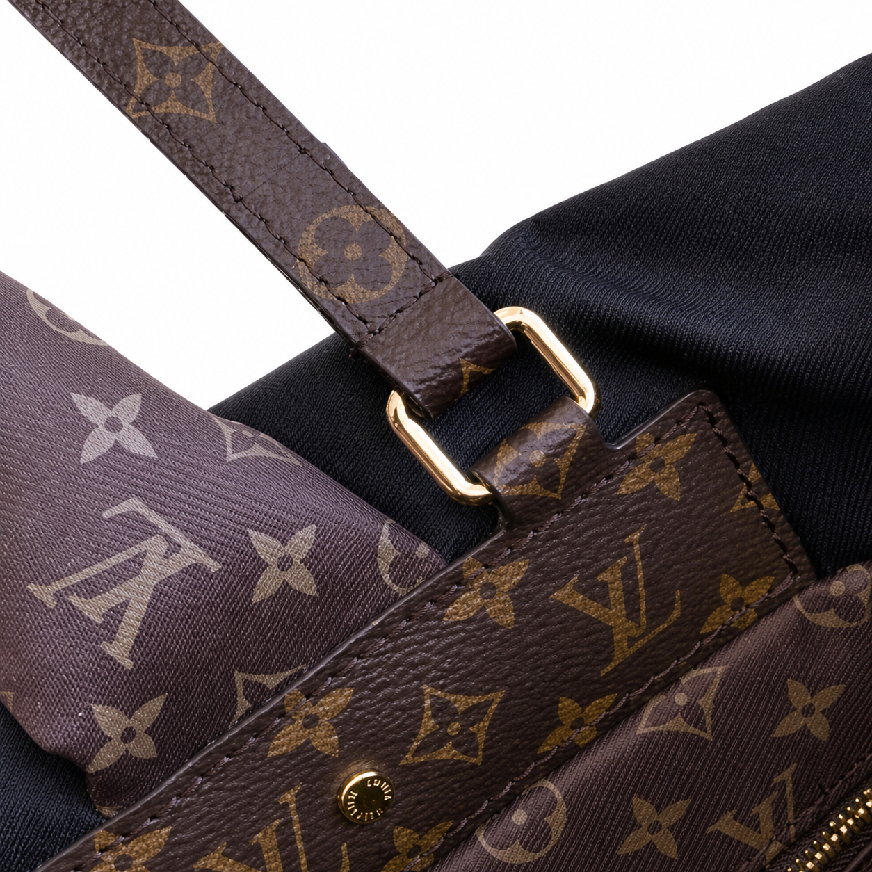 Louis Vuitton Onthego GM — Pillow Quilted Nylon in Black